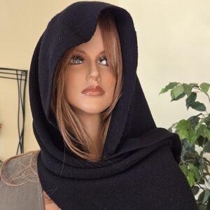 🖤 Elegant Vintage Hooded Scarf – Black, Ribbed Edge, Ultra Soft Yarn